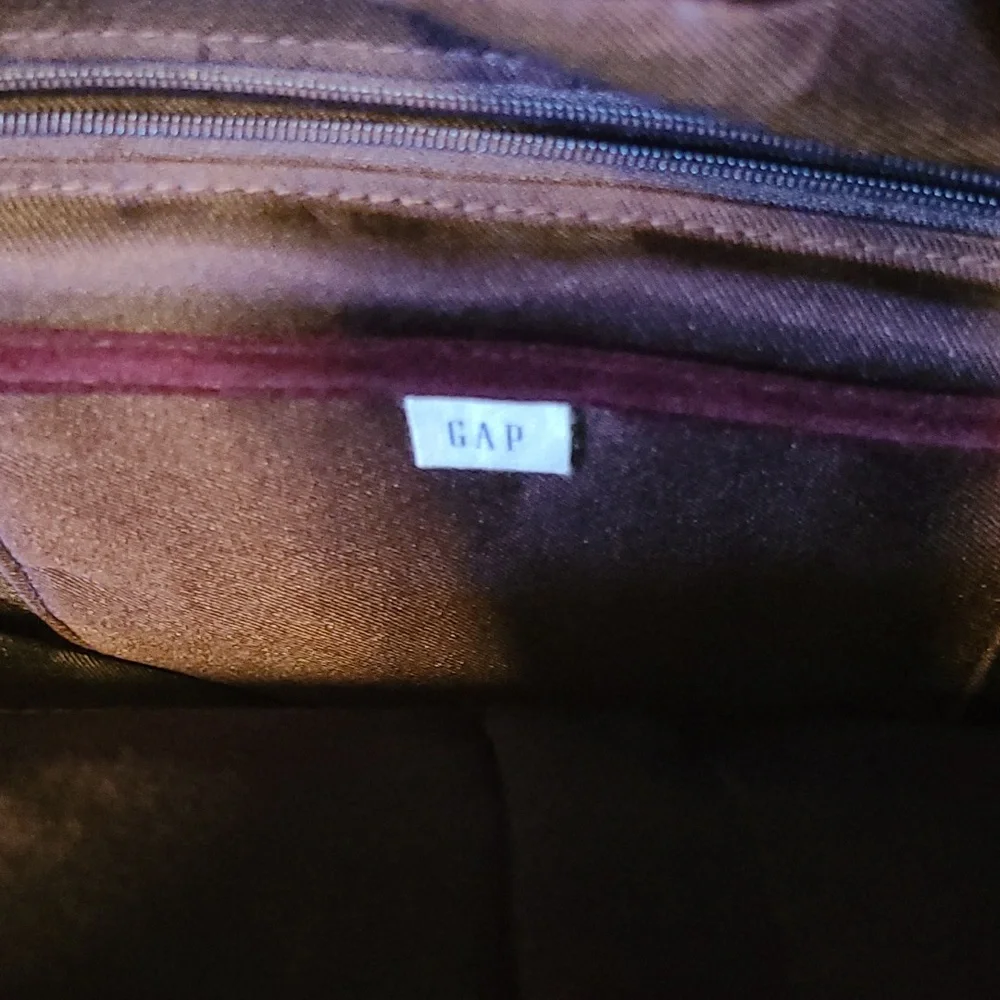 New Gap Backpack - Picture 4 of 5